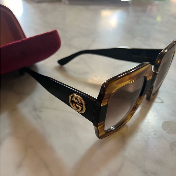 Gucci sunglasses - Picture 1 of 4